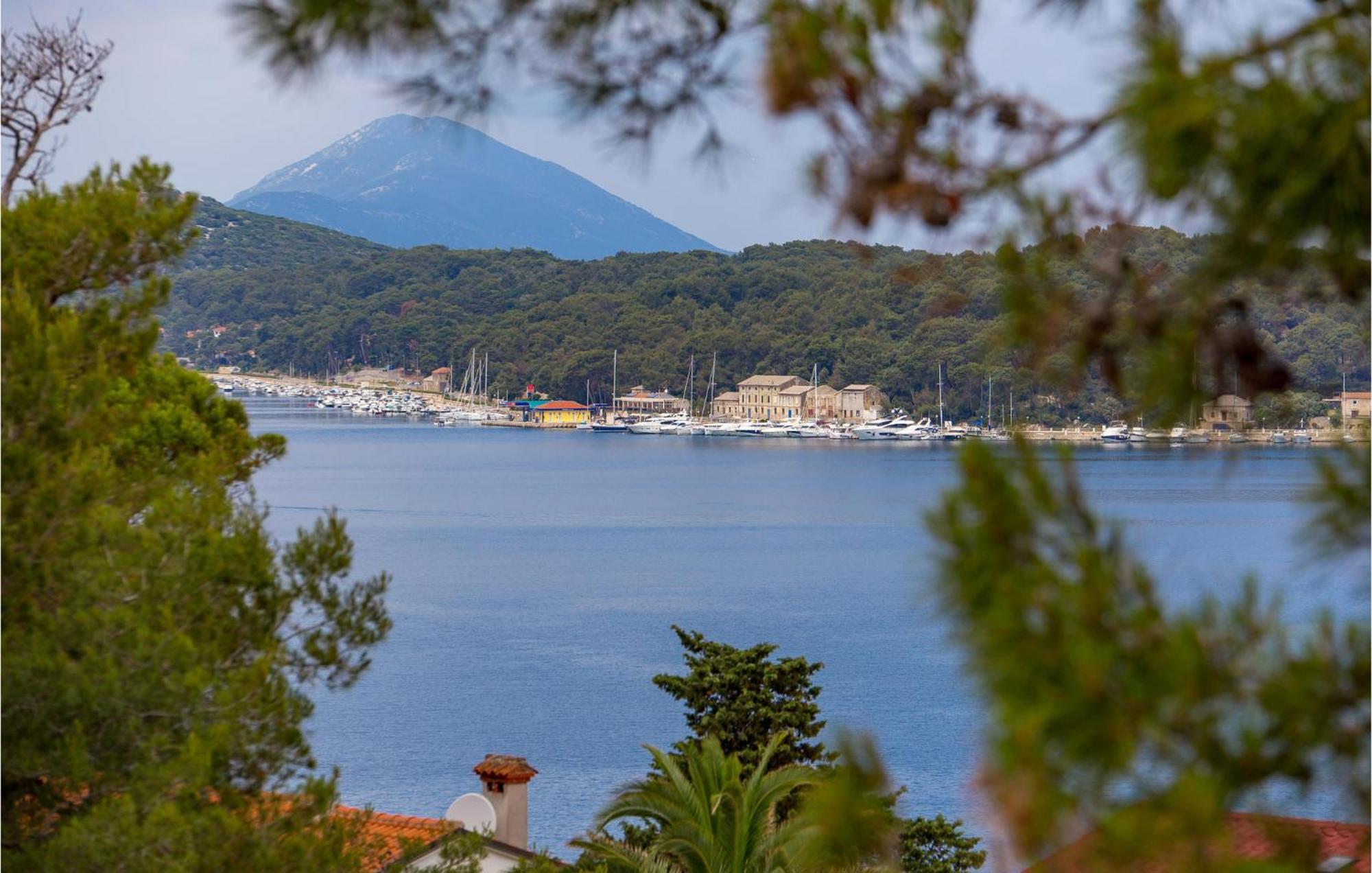 Amazing Apartment In Mali Losinj With Wifi Exterior foto